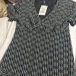 H&M Black and White V-Neck Patterned Tunic